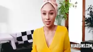 خيال الريبب: فك أزرار زوجة الأب المحجبة