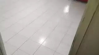 جنس فموي يثير الشهية ينتهي بابتلاع السائل المنوي كاملاً