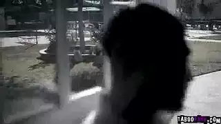 نبك طالبة في المدرسه