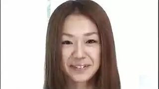 يابانية طويلة الشعر مستعدة لجنس صارم في المكتب
