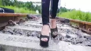 الصنادل ذات الأربطة والطريق إلى الجنس الشرجي العميق