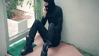 بنت مربوطة نيج قوي