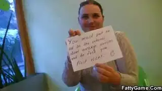 تعمل لحبيبها مساج وتجلس على زبه