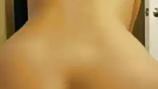 مص قضيب لأول مرة وقذف على الوجه للمراهقة