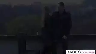 المرة المثيرة مع سراويل ثونغ