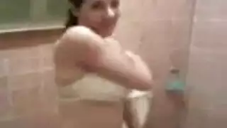 سكس فيديو دنيا سمير غانم في الحمام عارية مع عشيقها