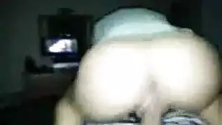 العبقري الشاب يأخذ ركوبة شرجية قاسية من كارما