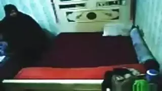 امه في غرفت النوهم ابنه خايف من البرق
