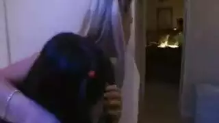 عشيق سادي ناضج يضرب مهبلي بقوة على الأريكة