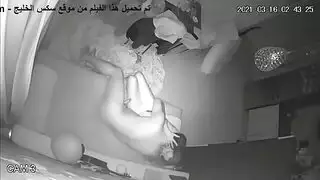 زوج يلف على عين زوجتة قماشة ويدخل صديقه عليها وينكوها جماعي