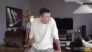يدخل على ابنه و هو يستمنى لواط