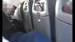 ناك على الطائرة: حورية إسبانية تركب القضيب في لقطات سرية