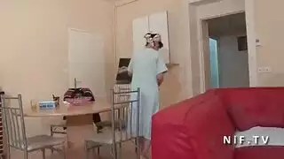 سكس فرسة مصرية ممحونة وهايجة جداً في نيك بلدي مع شاب في عمر أولادها