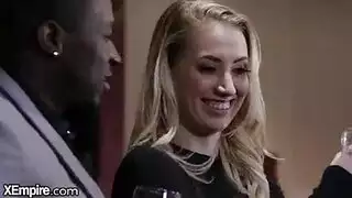 رجل أسود يمارس الجنس مع شقراء ذات ثدي كبير وفتحة شرج