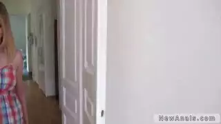 أول قذف يدا وفم صديقة ماهرين