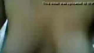 بنت عربية تبكي من شهوتها