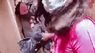 معرض مؤخرات ممتلئة – محتوى صريح