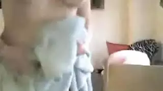 قضيب متصلب يضرب كساً منقوعاً بعنف