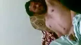 ممرضة فلسطينية منحنية تشارك في بورن عنيف وقذف داخلي