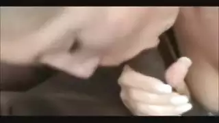 فتيات ريفيات صدرهن كبير يأخذن جنس شرجي قاسٍ