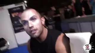 شباب مثيرون في مشهد جنسي صريح