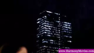العروس العذراء تُدمر: شرجي عنيف وصفع