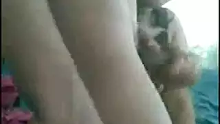 فعل فموي عنيف مزدوج على حلمتيها ماراثون إباحي