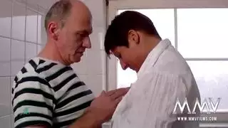 جلسة كلابية جامحة للعنتيل المصري