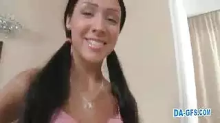 أم شقراء تمص بعمق وتبلع