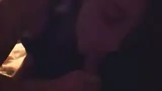 فتاة الهواة تريد الديك داخلها لذلك أنا ركوبها ويمارس الجنس معها في ثلاثي الطريق