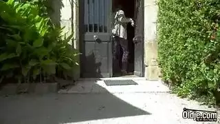 الزورجة تزور زوجها فى السجن