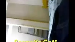 ينيكها وينيك اختها وتقوله منك ولا من الغريب