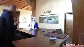 شاب ينيك صديقته يساعده صادقه ثم يبزق