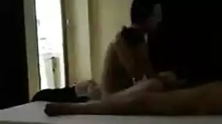 مص على كاميرا الويب ينتهي باختناق عالٍ وبلع الحلق