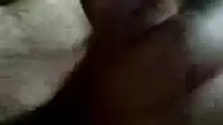 فعل لساني صريح: رجل واحد، فرجين، جنس فموي جماعي
