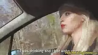 مثلية ثلاثية ساخنة للمراهقات – كلو تأخذ قضيبين صناعيين