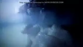 ولد صغير وامرأة ناضجة