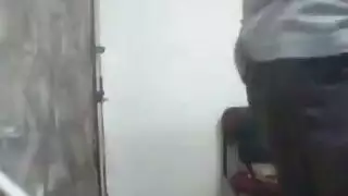 فيلم نيك يداعبها وينيكها في صاله