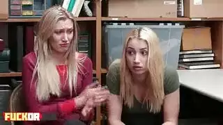 مراهقة شقراء تتعرض للضرب بقضيب أسود كبير لغريب