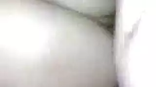 ضُبطت متلبسة: فيلم بورنو لآشلي في غرفة الفندق ببدلة مثيرة