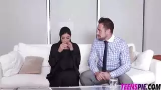 ايلا نوكس تتناك في كسها المشعر