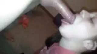 سيدة مثيرة تنتظر قذفًا عميقًا