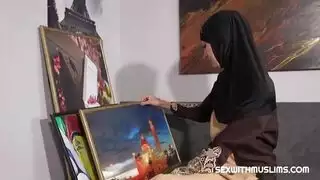 موعد في المركز التجاري ينتهي بمص وجنس كلابي