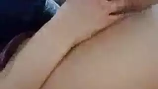 عنيف بأدوات التعديب