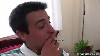 خيال مص مزدوج مع نساء أكبر سناً خبيرات