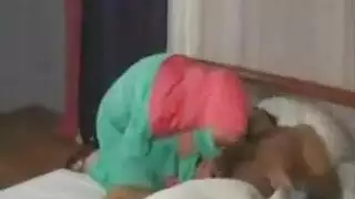 مراهقة عربية تأخذ شرجاً قاسياً من صديقها