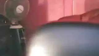 قضبان سوداء كبيرة تضخ وتنفجر على فتيان صغار فيلم إباحي كامل