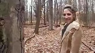 زوجة غير مخلصة في جلسة مص قاسية مع مدرب اللياقة