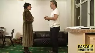 بلاي حيوانات أليفة خاضع: سيطرة المقود وجنس عنيف