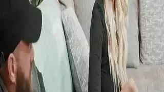ربة منزل ماكرة تفعل أي شيء من أجل المال إباحية صريحة